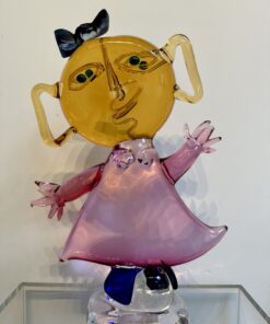 Nina Sonriente testa ambra veste rosa - Juan Ripollès